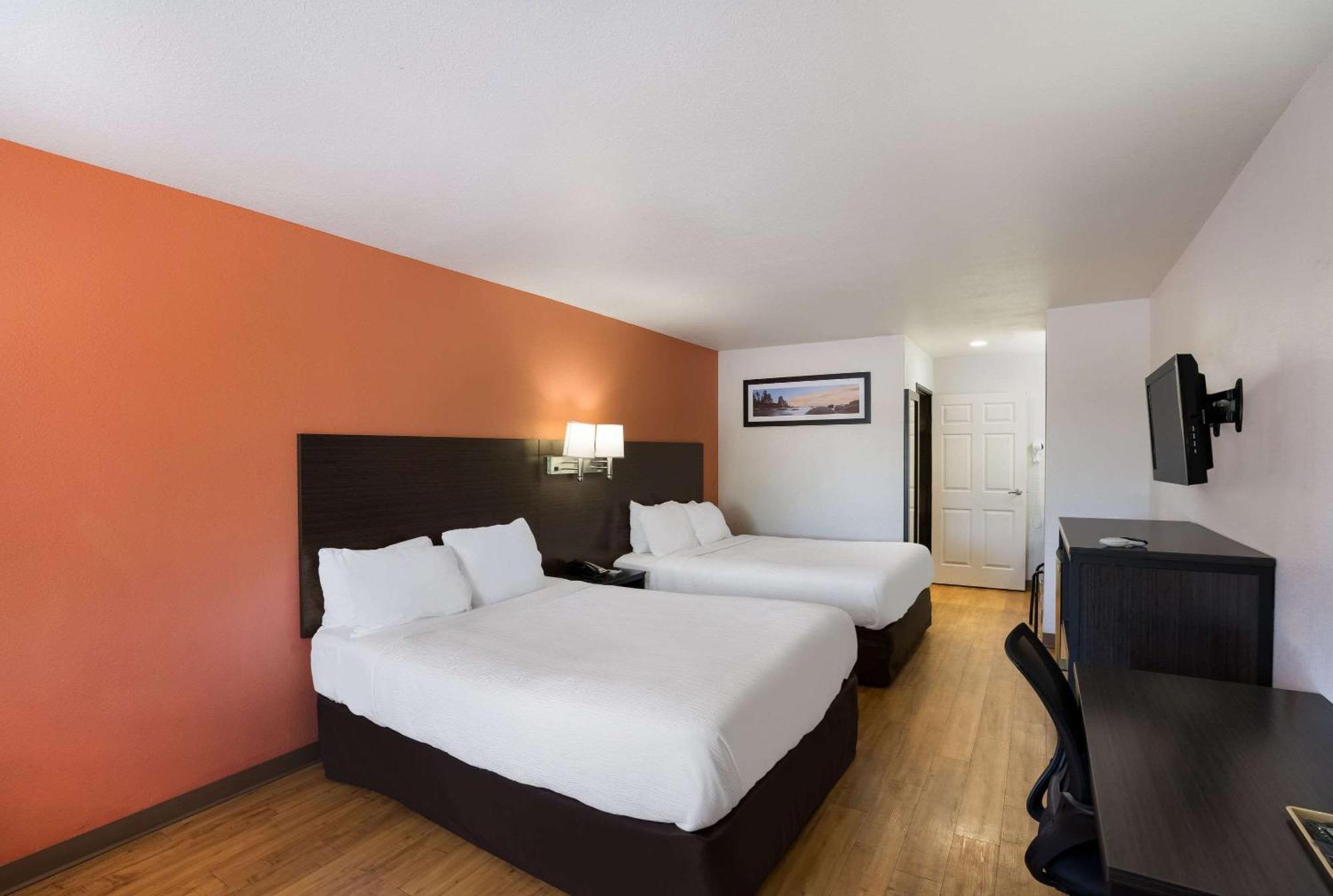 Quality Inn & Suites Junction Exterior photo
